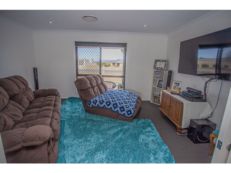 9 Marsden Court, Chinchilla QLD 4413