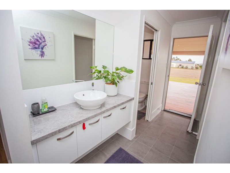 9 Marsden Court, Chinchilla QLD 4413