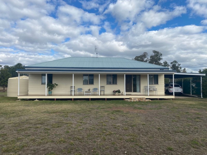 26 Wood St, Condamine QLD 4416