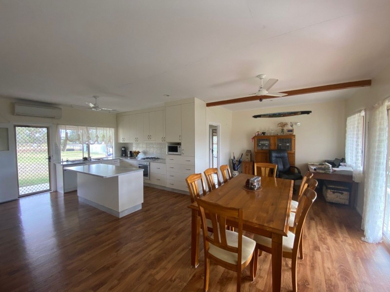 26 Wood St, Condamine QLD 4416