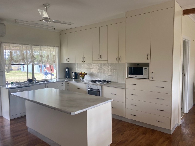 26 Wood St, Condamine QLD 4416