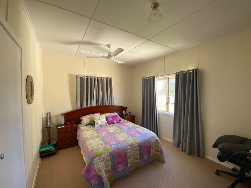 26 Wood St, Condamine QLD 4416