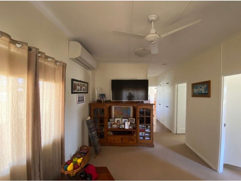 26 Wood St, Condamine QLD 4416