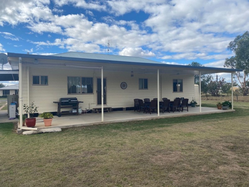 26 Wood St, Condamine QLD 4416