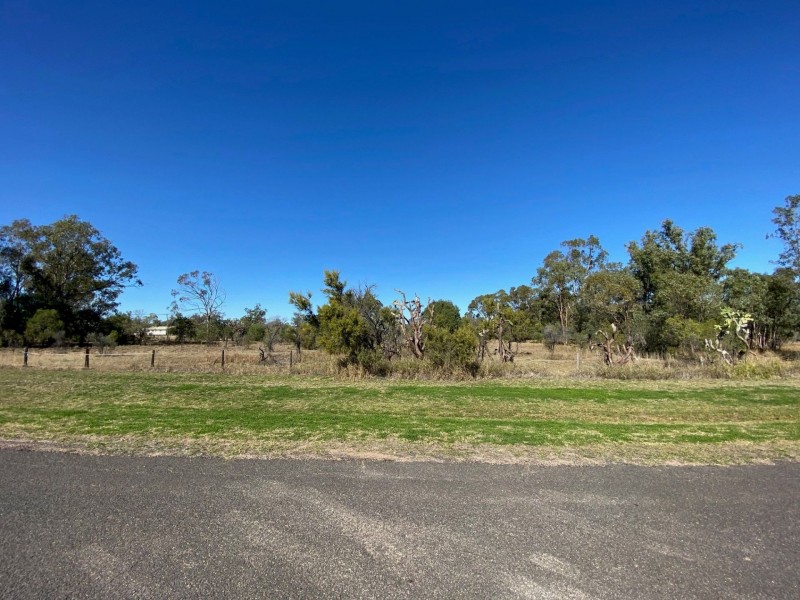 32 Wood St, Condamine QLD 4416