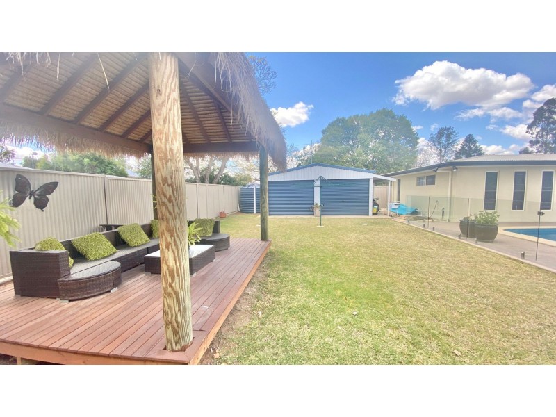 11 Holland Street, Chinchilla QLD 4413
