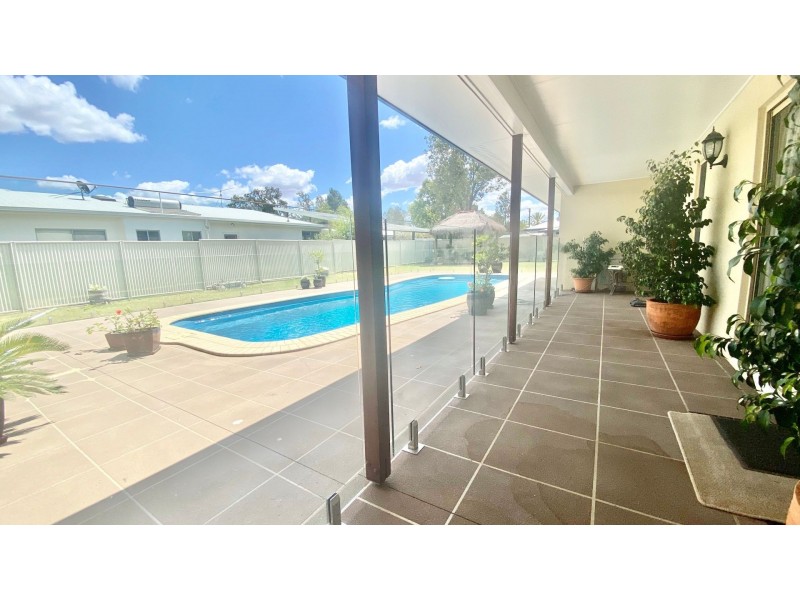 11 Holland Street, Chinchilla QLD 4413