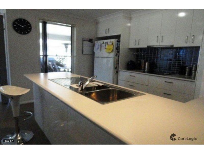 15 Sommerfeld Cres, Chinchilla QLD 4413