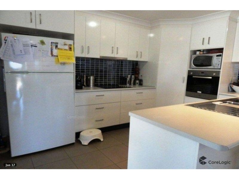 15 Sommerfeld Cres, Chinchilla QLD 4413