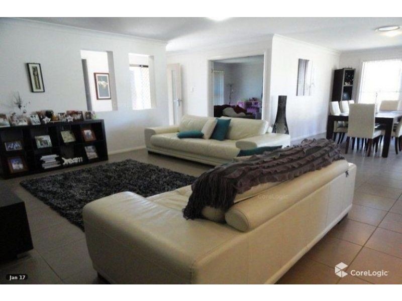 15 Sommerfeld Cres, Chinchilla QLD 4413