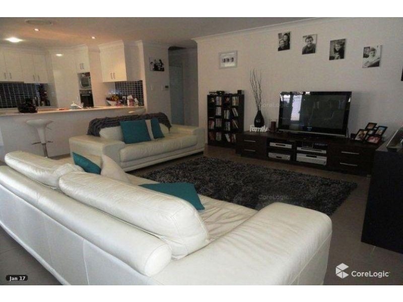 15 Sommerfeld Cres, Chinchilla QLD 4413