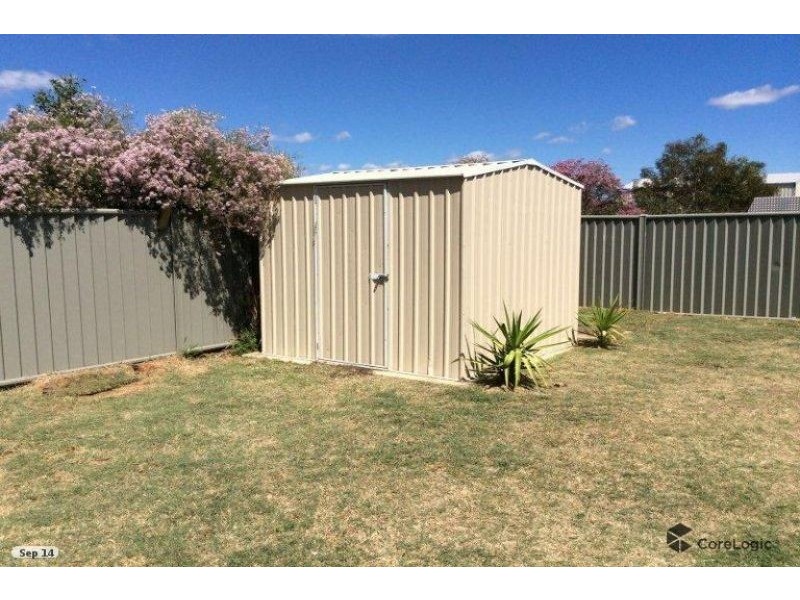 15 Sommerfeld Cres, Chinchilla QLD 4413
