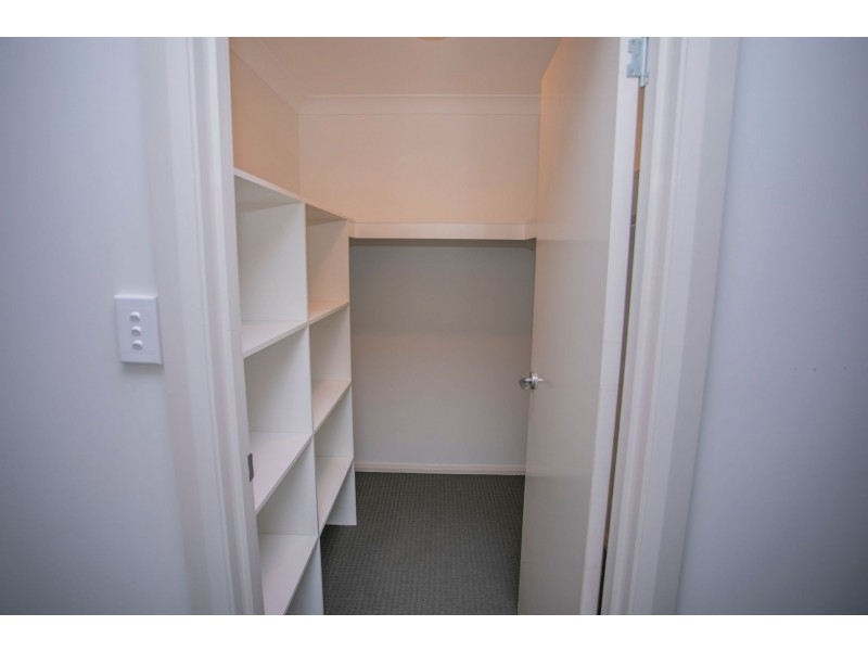 100 Cypress Pines Dr, Miles QLD 4415