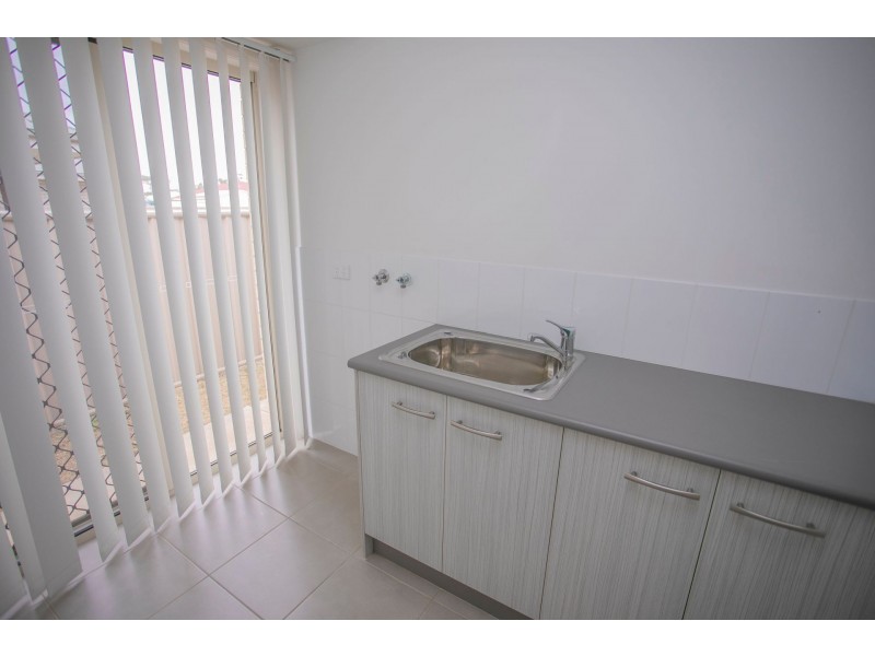 100 Cypress Pines Dr, Miles QLD 4415