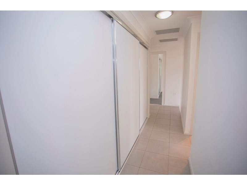 100 Cypress Pines Dr, Miles QLD 4415