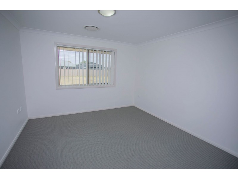 100 Cypress Pines Dr, Miles QLD 4415