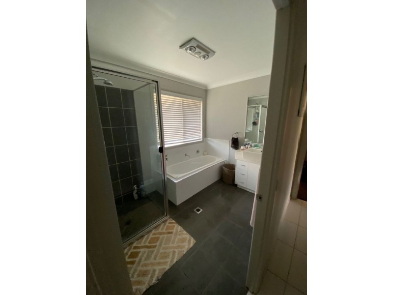 20 Bowen St, Condamine QLD 4416