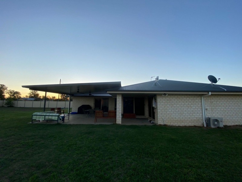 20 Bowen St, Condamine QLD 4416