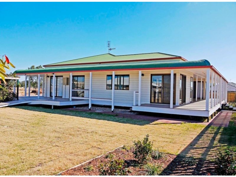 4 Alexander Ave, Chinchilla QLD 4413