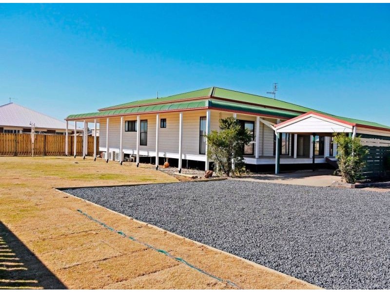 4 Alexander Ave, Chinchilla QLD 4413