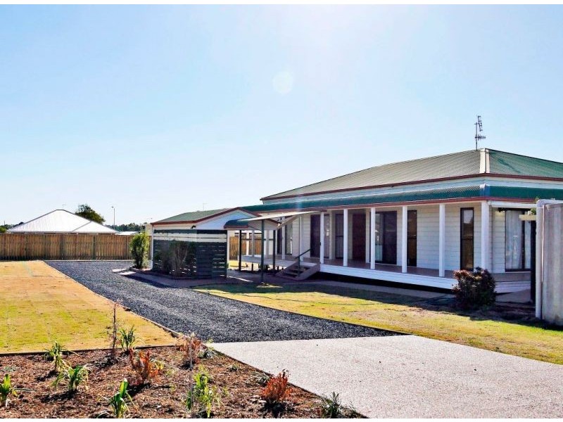 4 Alexander Ave, Chinchilla QLD 4413