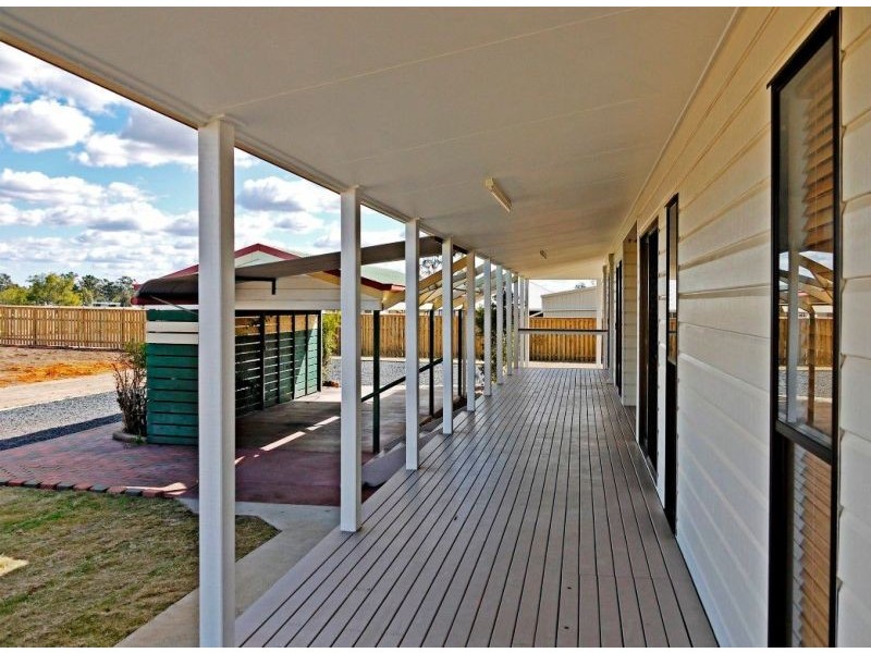 4 Alexander Ave, Chinchilla QLD 4413