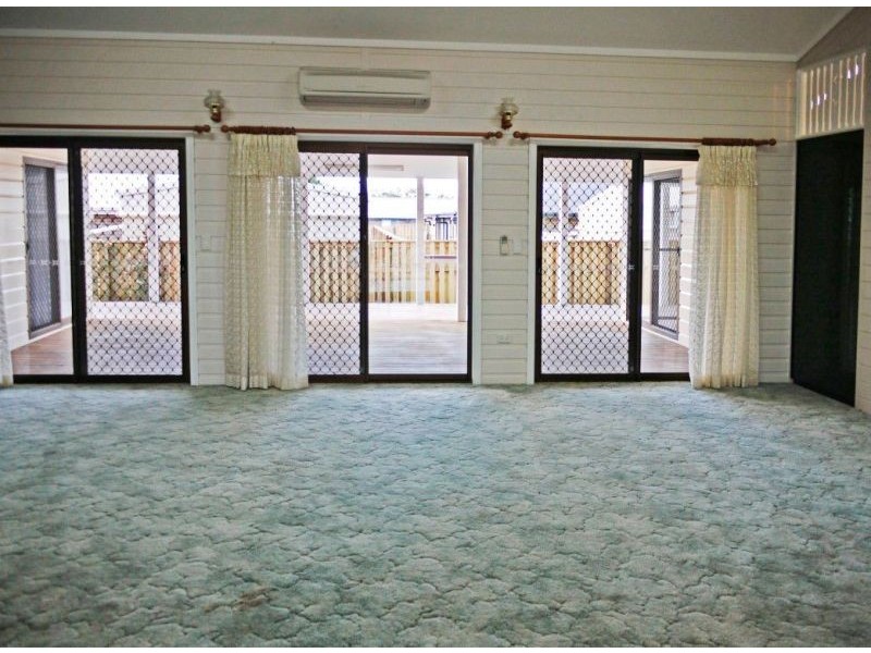 4 Alexander Ave, Chinchilla QLD 4413