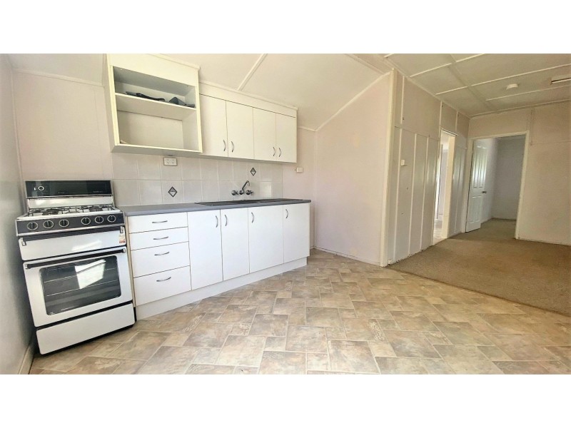 10 Helena Street, Chinchilla QLD 4413