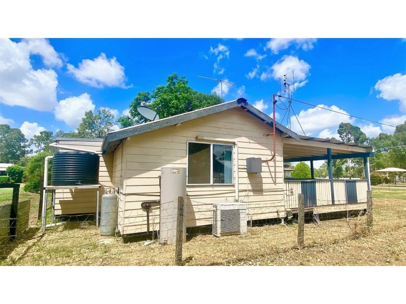 10 Helena Street, Chinchilla QLD 4413