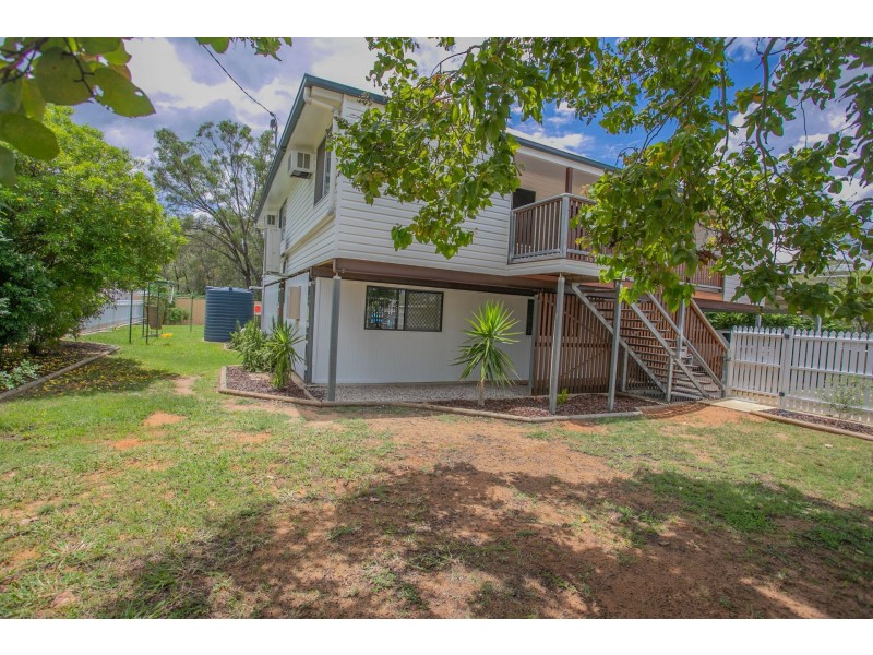 35 Davis Street, Chinchilla QLD 4413