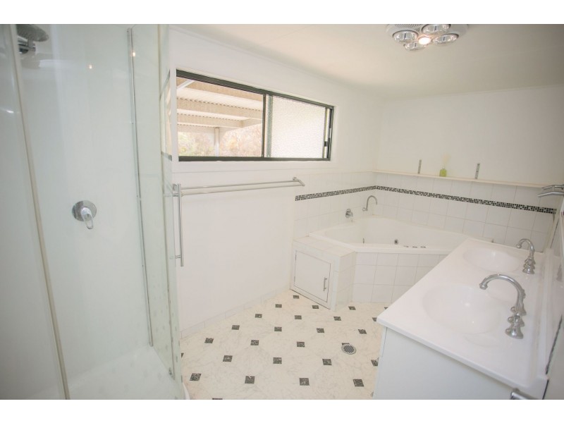 35 Davis Street, Chinchilla QLD 4413