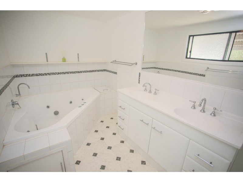 35 Davis Street, Chinchilla QLD 4413