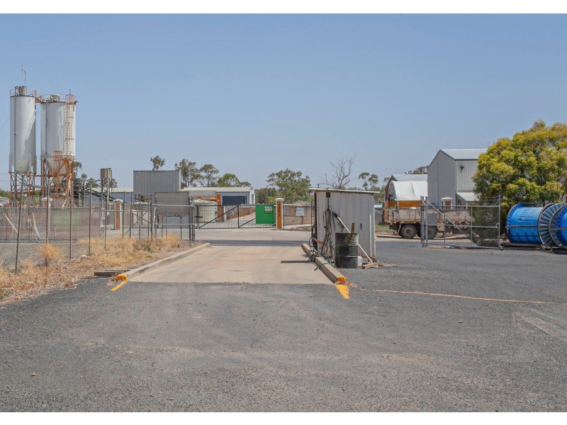 17 – 27 Cooper St, Chinchilla QLD 4413