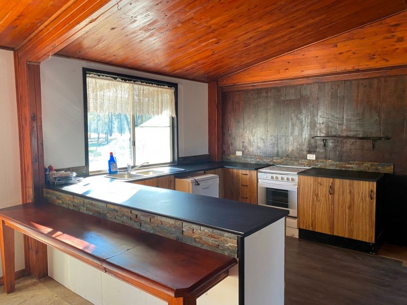 261 Kookaburra Drive, Tara QLD 4421