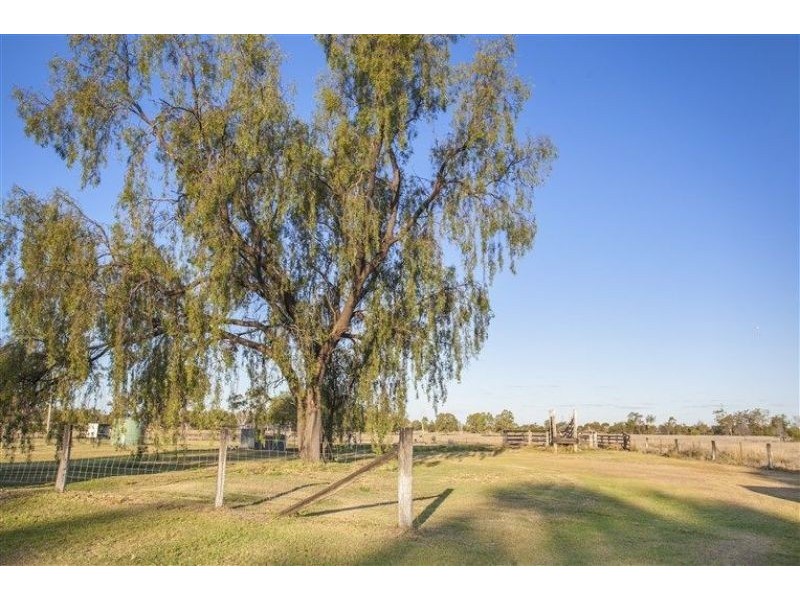302 Dawson Gate Road, Chinchilla QLD 4413