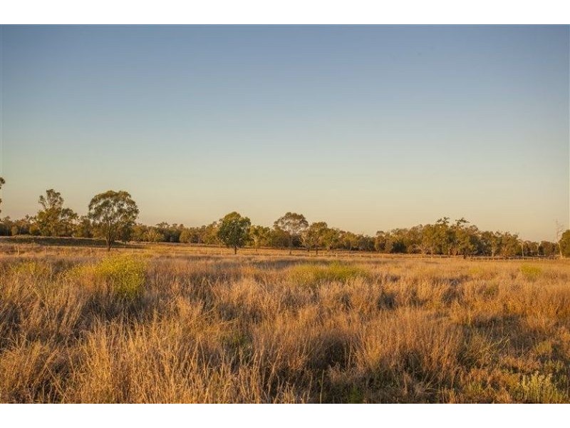 302 Dawson Gate Road, Chinchilla QLD 4413