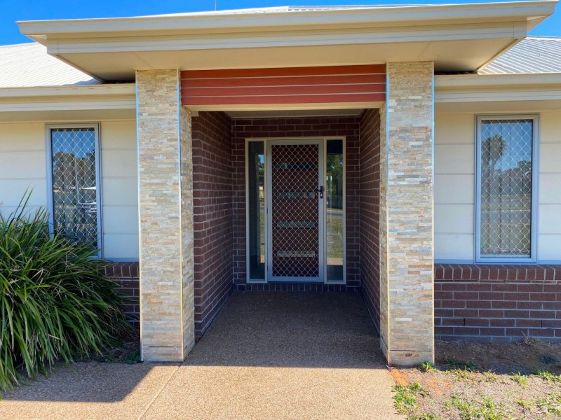 18 Pilkington St, Chinchilla QLD 4413