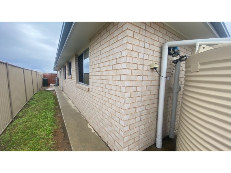 17 Gleeson Street, Chinchilla QLD 4413