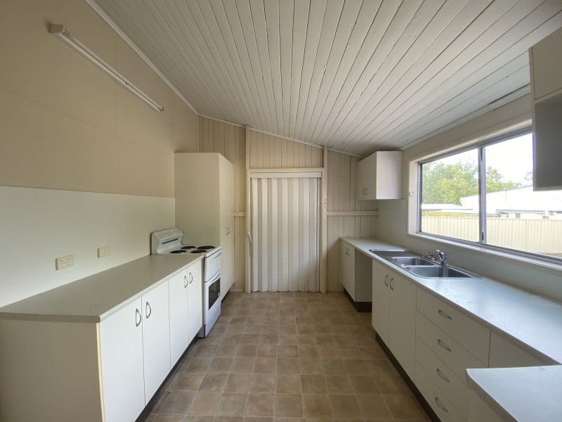 13 Bell Street, Chinchilla QLD 4413