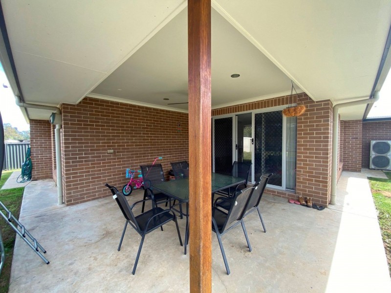 28 Cameron St, Chinchilla QLD 4413