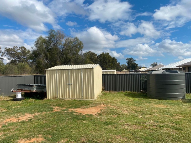 28 Cameron St, Chinchilla QLD 4413