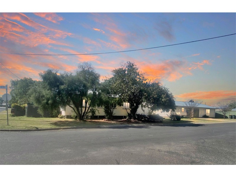 1, 2, 3 & 4/13 Wood Street, Chinchilla QLD 4413