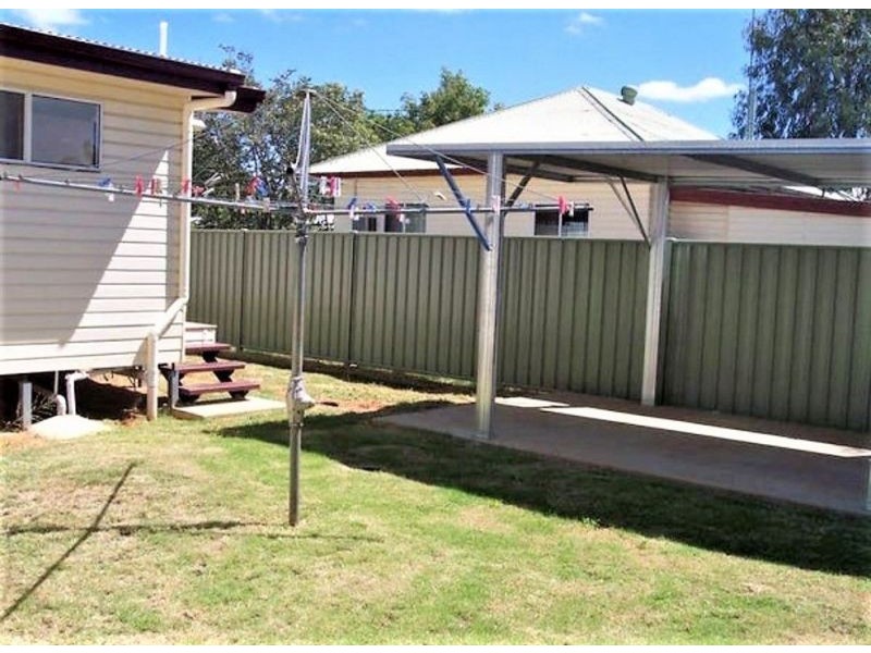 1, 2, 3 & 4/13 Wood Street, Chinchilla QLD 4413