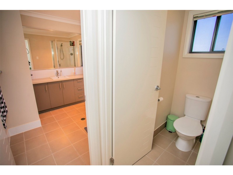 143 Ainsworth Street, Chinchilla QLD 4413