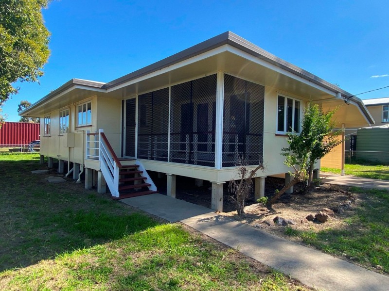 11 Kennedy St, Condamine QLD 4416