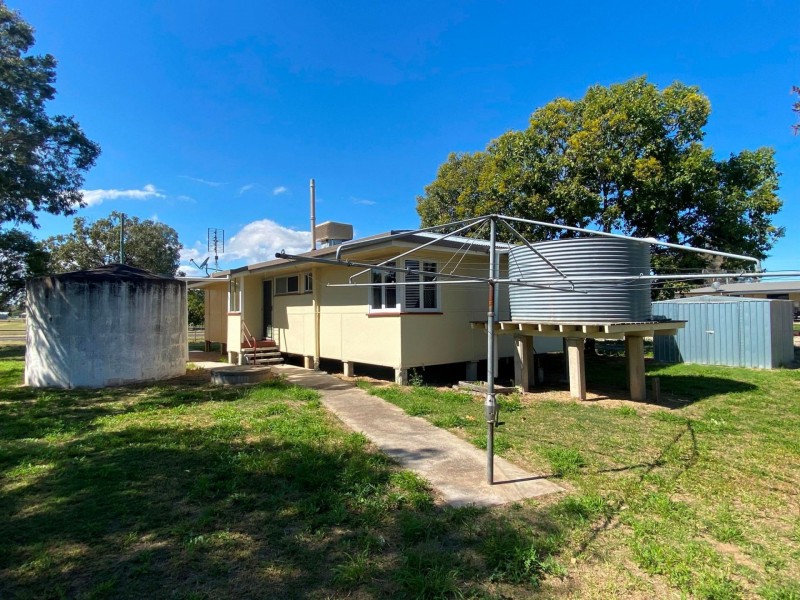 11 Kennedy St, Condamine QLD 4416