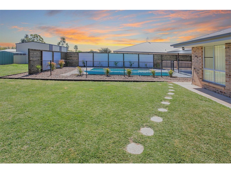 12 Parker Place, Chinchilla QLD 4413