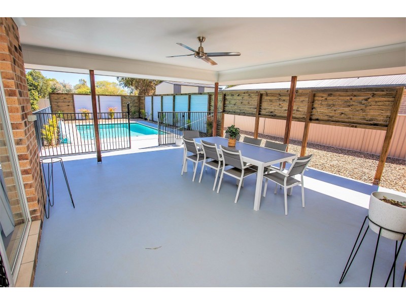 12 Parker Place, Chinchilla QLD 4413