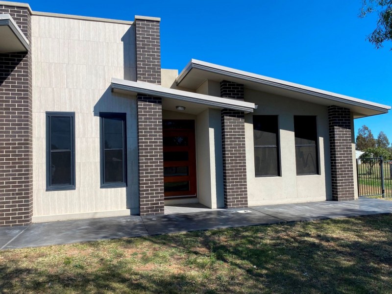 166 Washington Ave, Chinchilla QLD 4413