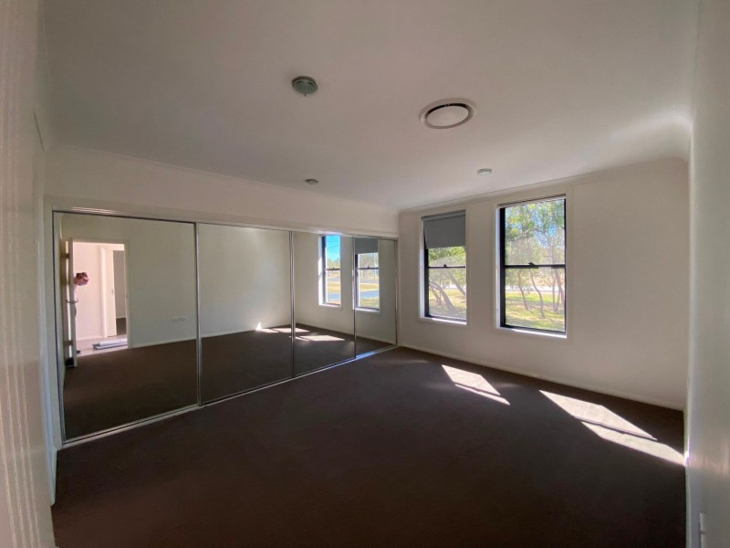 166 Washington Ave, Chinchilla QLD 4413